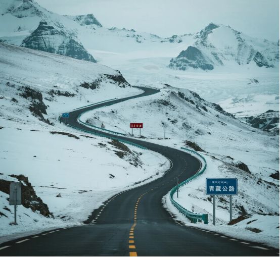 直奔青海催收队跟去懵了：这收不了啊AG真人国际女子花8万买奔驰抵押车(图2)