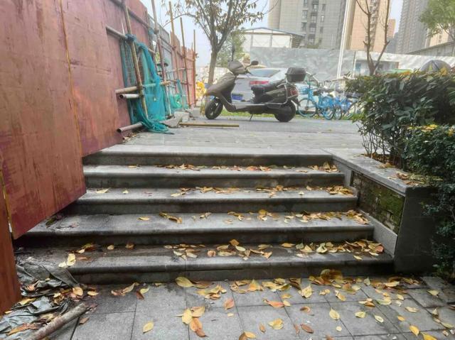 园适老化方面这些做得还不错但还有改进空间AG真人平台华商报记者走访了12座城市公(图21)